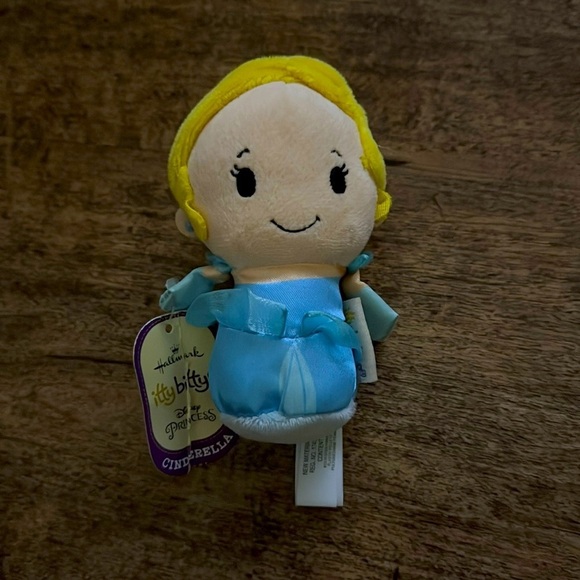 Hallmark Other - Cinderella itty bitty
